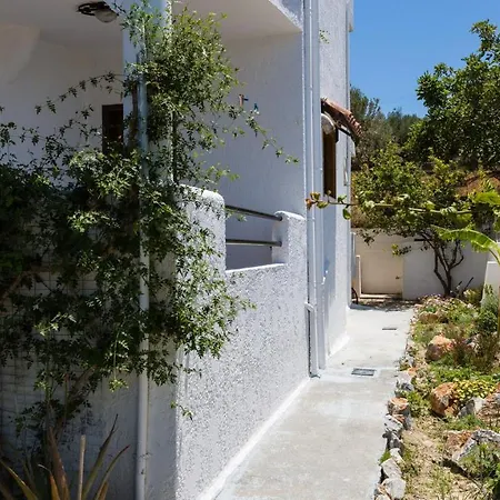 Aetos Vila *